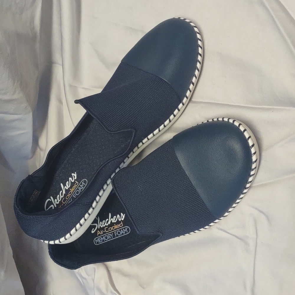 Sketchers Navy Blue Air Cooled Memory Foam Slip-On Shoes. Women's size 10.